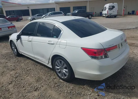2011 Honda Accord 2.4 Ex-L z USA, uszkodzony, nr VIN 1HGCP2F89BA030274